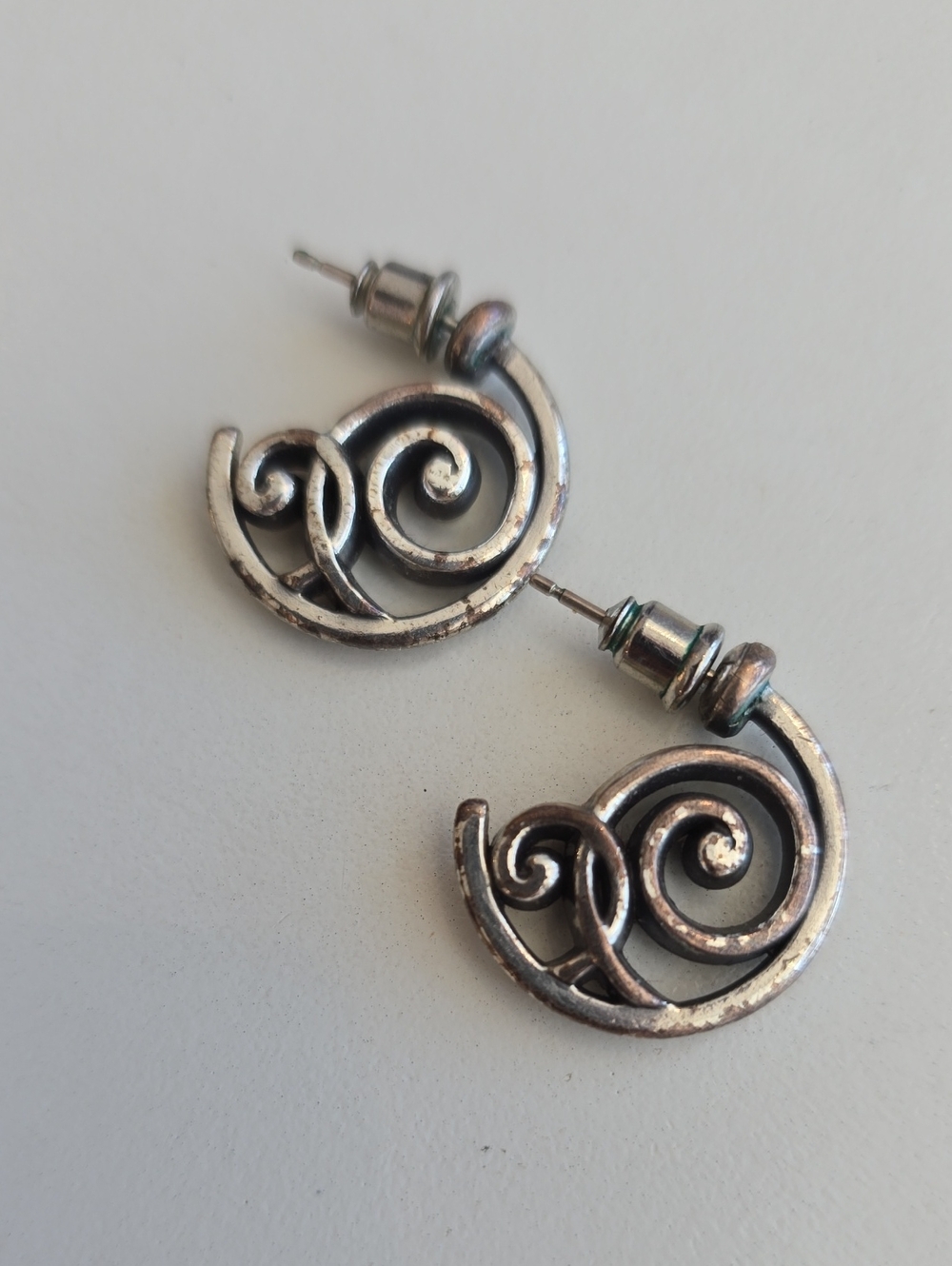 VTG Detailed Hoop Earrings